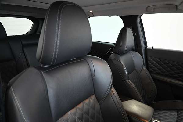 2022 Mitsubishi Outlander Exceed ZM