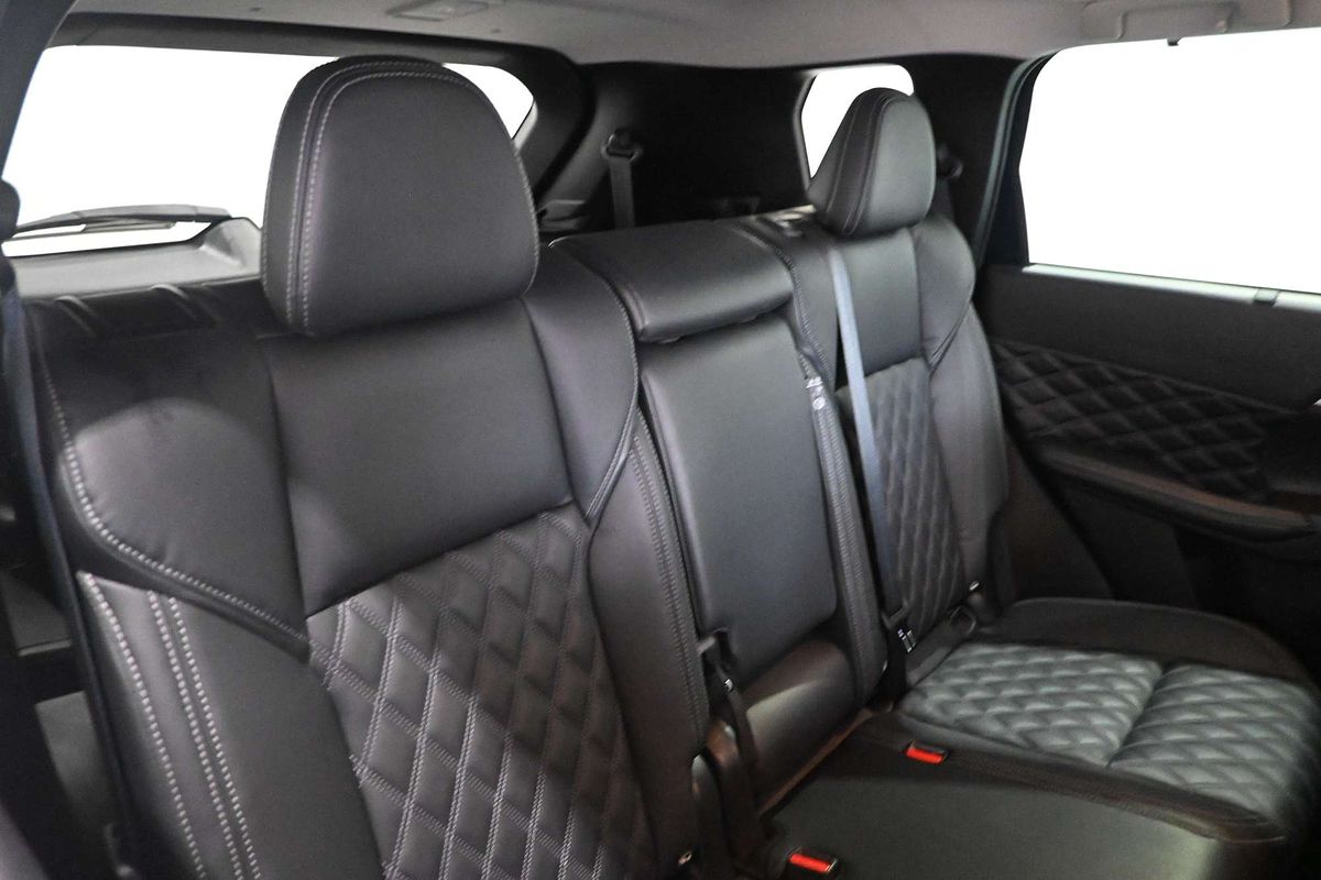 2022 Mitsubishi Outlander Exceed ZM