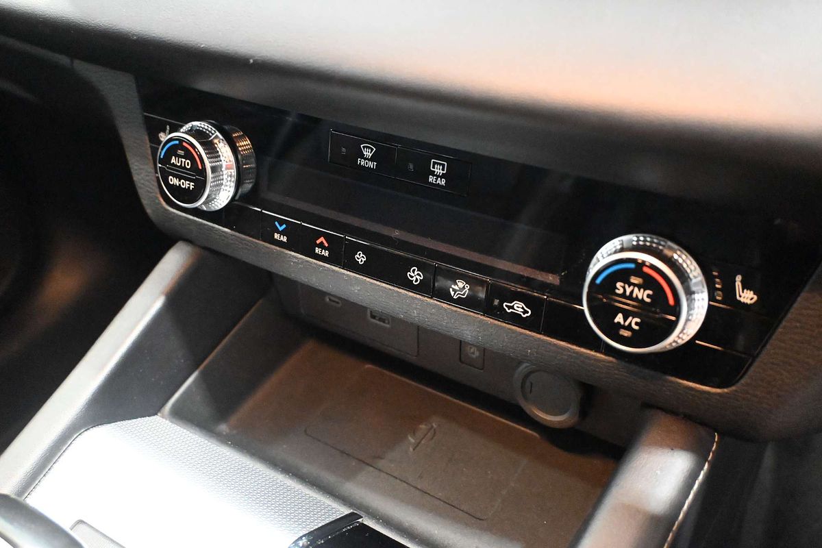 2022 Mitsubishi Outlander Exceed ZM