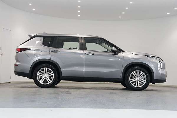 2022 Mitsubishi Outlander ES ZM