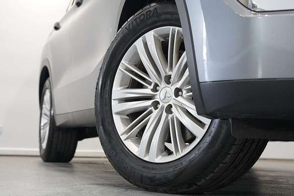 2022 Mitsubishi Outlander ES ZM