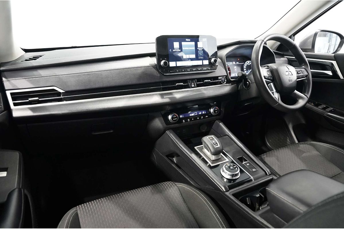 2022 Mitsubishi Outlander ES ZM