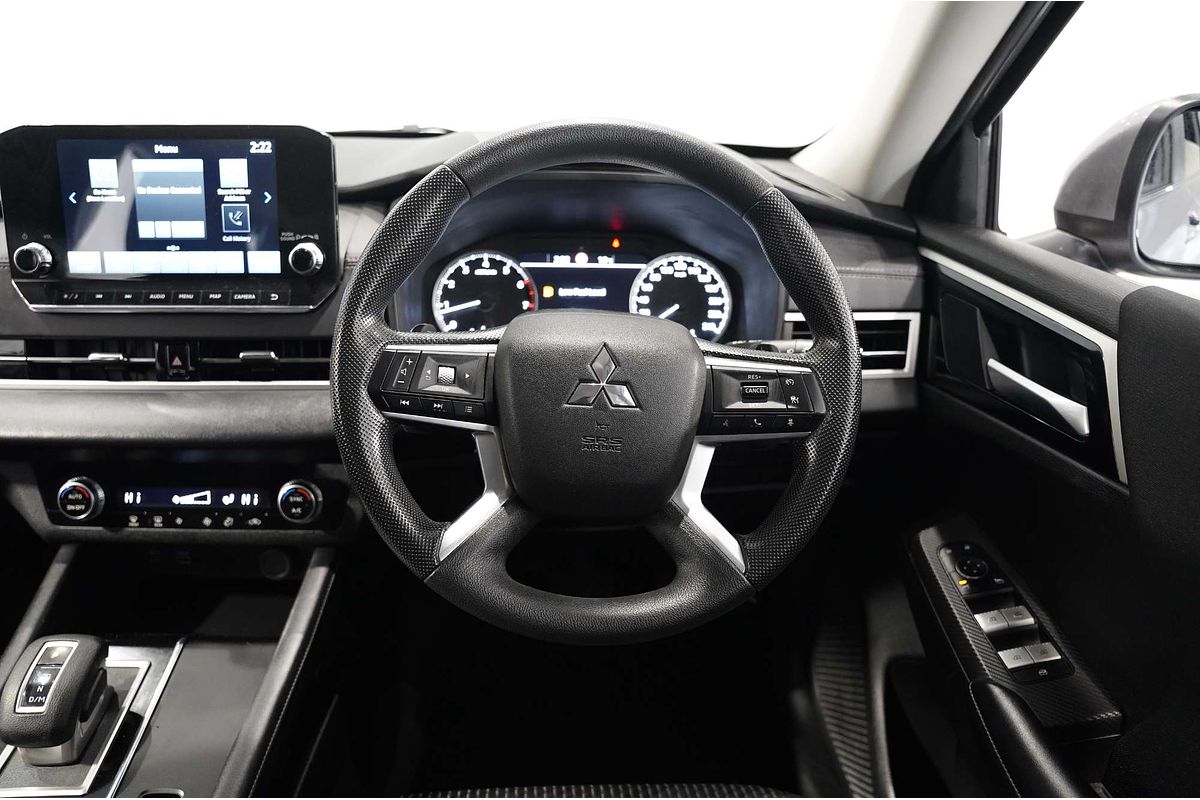 2022 Mitsubishi Outlander ES ZM