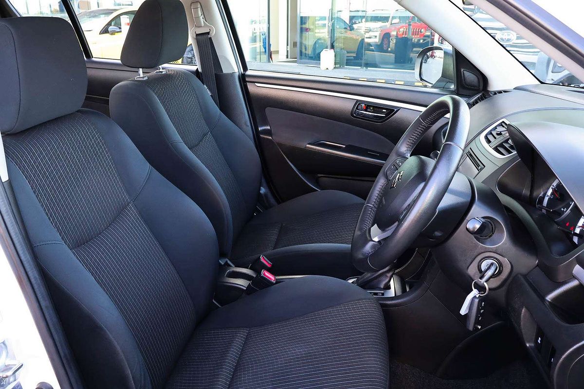 2015 Suzuki Swift GL Navigator FZ