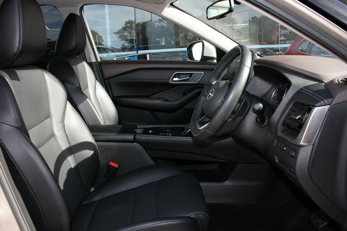 2024 Nissan X-TRAIL ST-L T33