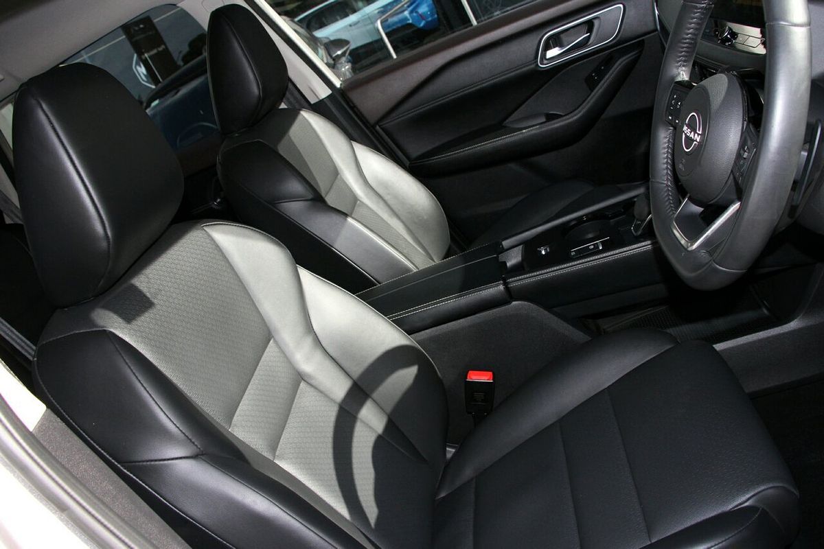 2024 Nissan X-TRAIL ST-L T33