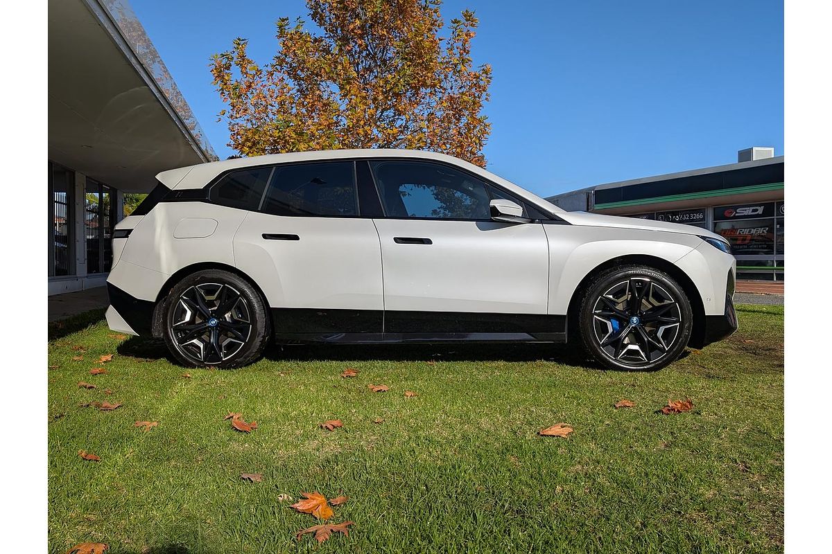 2023 BMW iX xDrive40 Sport I20