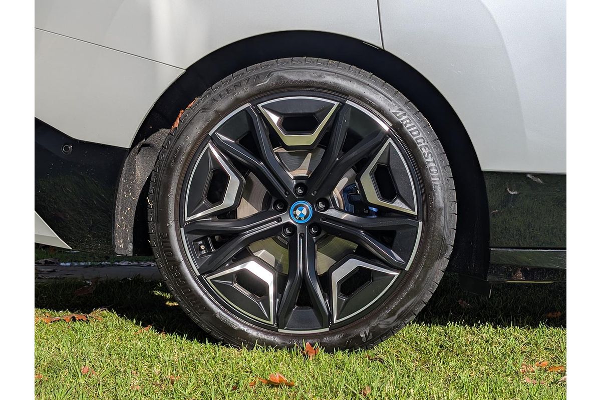 2023 BMW iX xDrive40 Sport I20