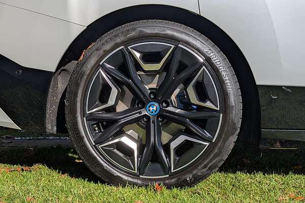 2023 BMW iX xDrive40 Sport I20