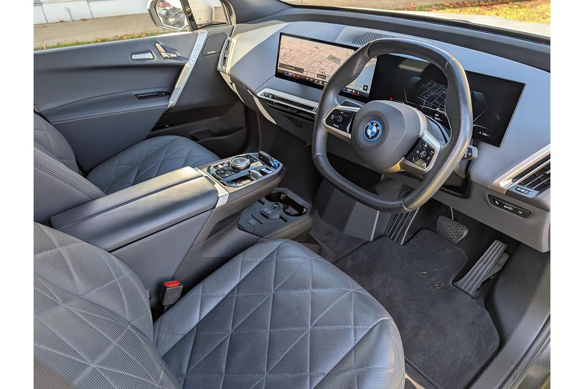 2023 BMW iX xDrive40 Sport I20