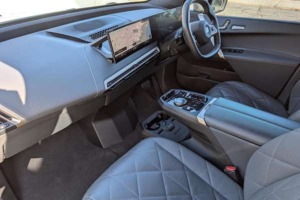 2023 BMW iX xDrive40 Sport I20