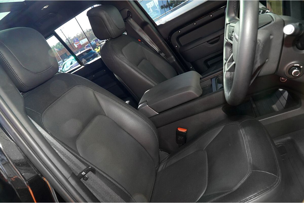 2023 Land Rover Defender 110 D300 X-Dynamic HSE L663