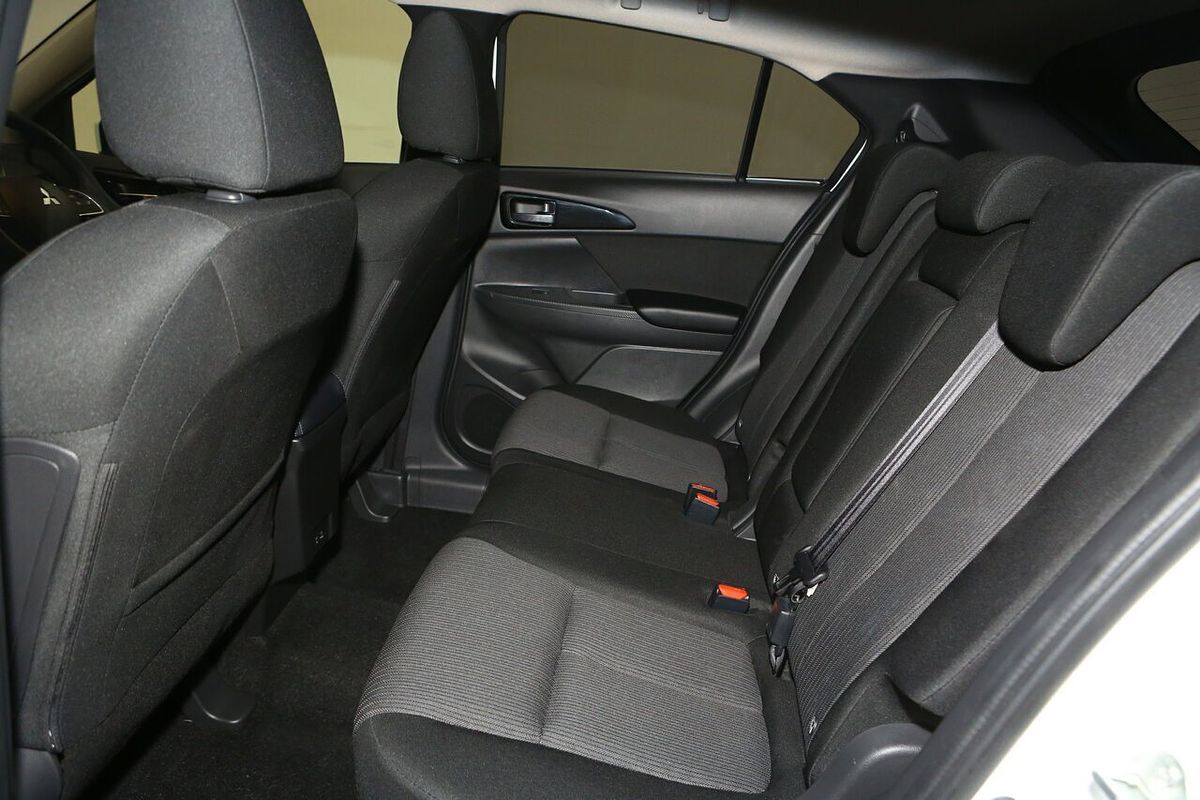 2024 Mitsubishi Eclipse Cross LS YB