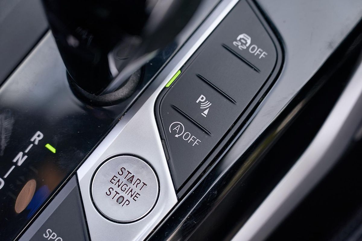 2022 BMW 3 Series 320i Luxury Line G20