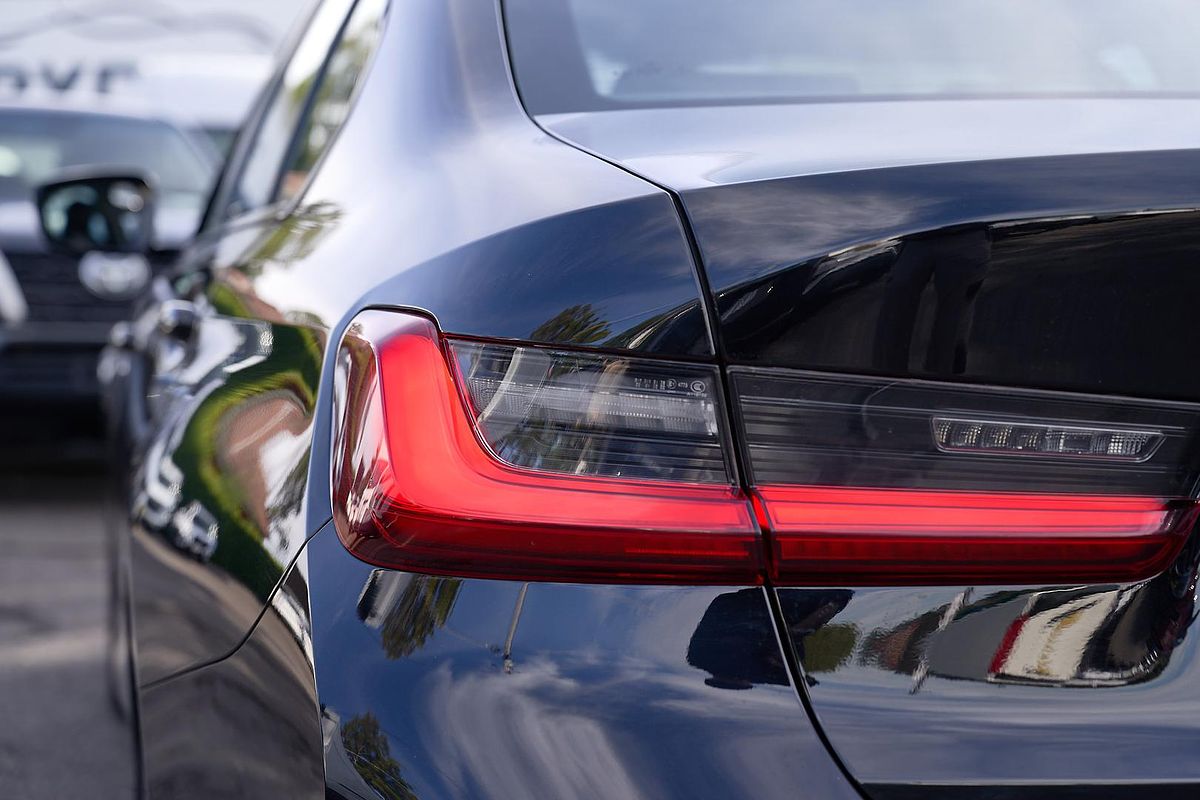 2022 BMW 3 Series 320i Luxury Line G20