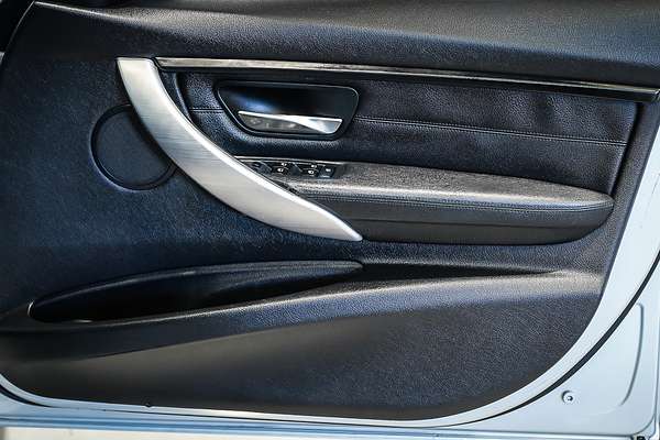2015 BMW 3 Series 320i M Sport F30