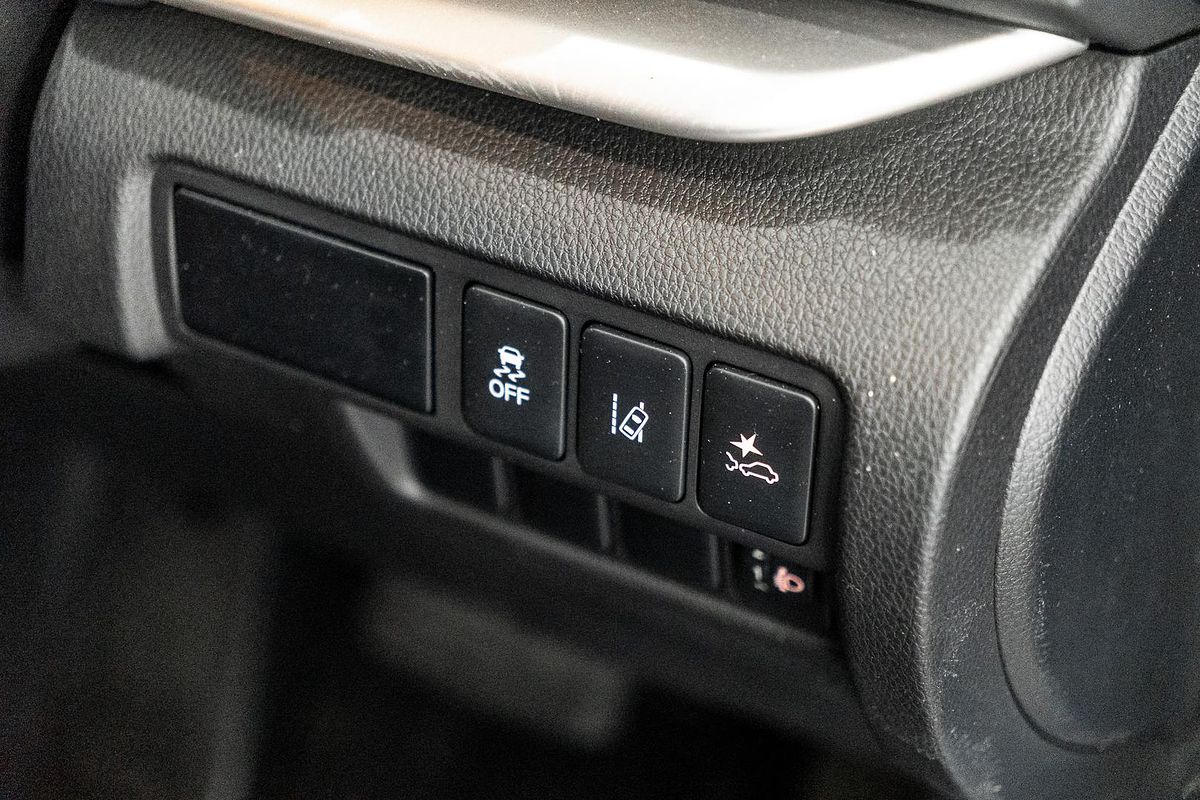 2021 Mitsubishi Eclipse Cross LS YB
