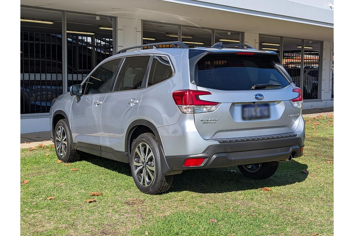 2024 Subaru Forester 2.5i Premium S5