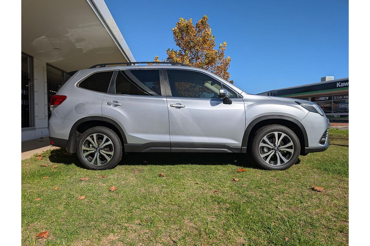 2024 Subaru Forester 2.5i Premium S5