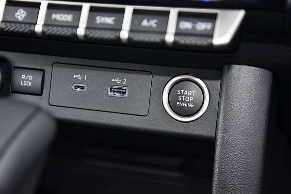 2025 Mitsubishi Triton GLS MV 4X4