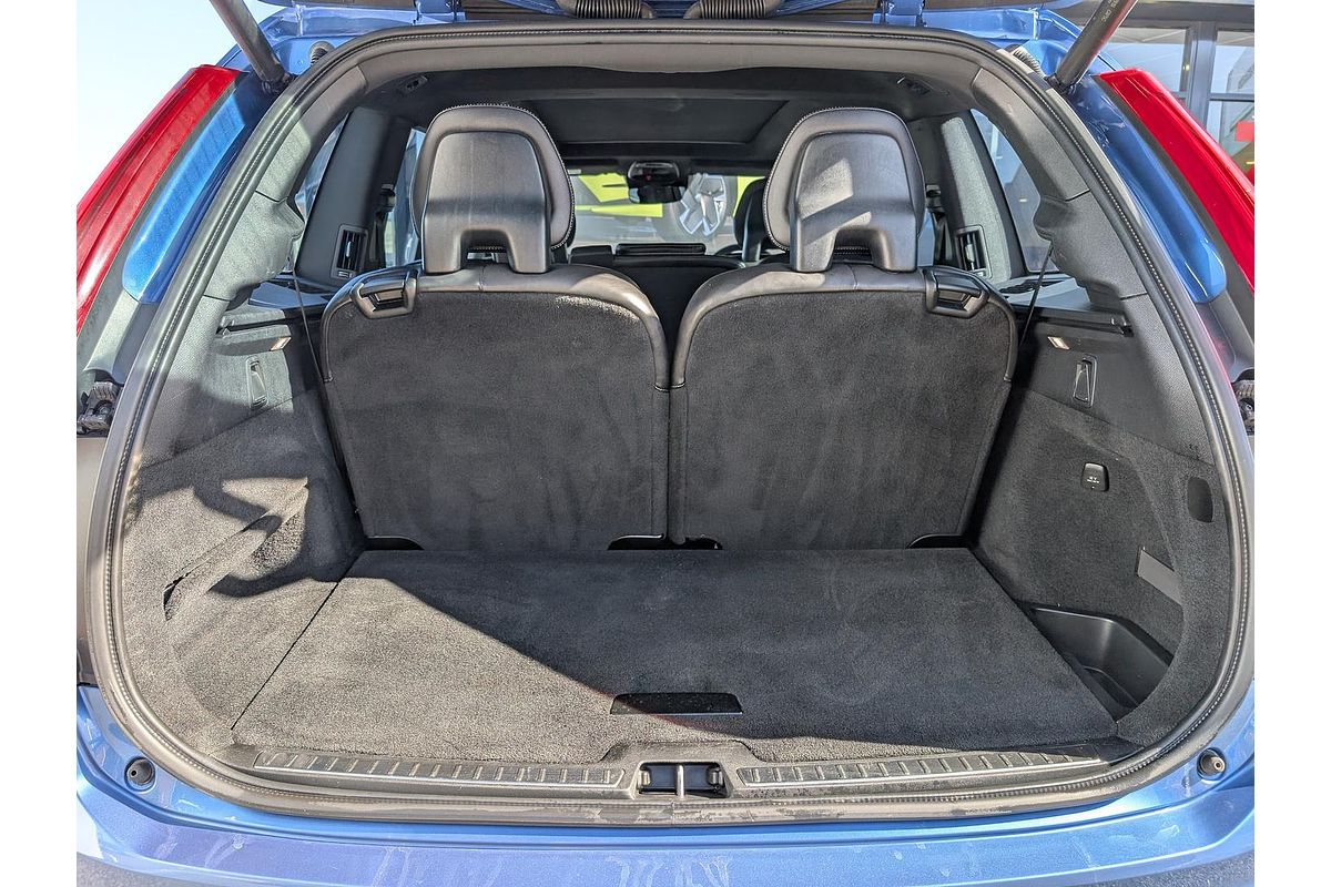 2016 Volvo XC90 T6 R-Design