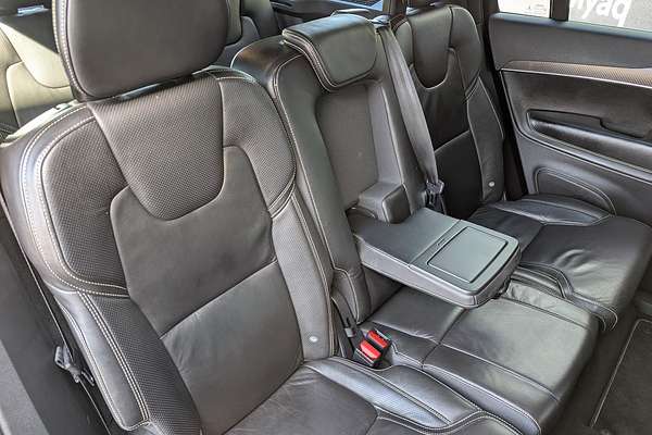2016 Volvo XC90 T6 R-Design