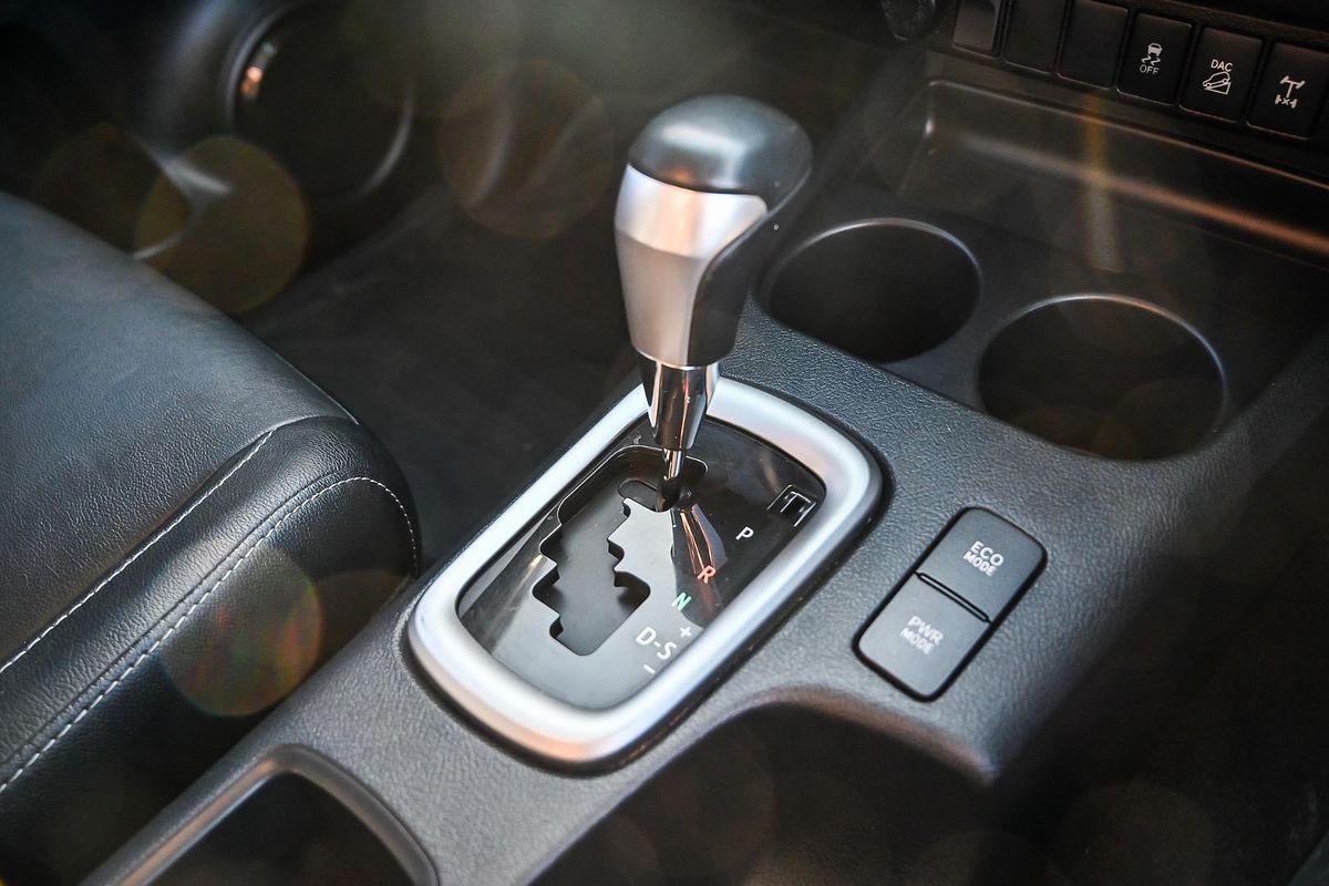 2015 Toyota Hilux SR5 GUN126R 4X4