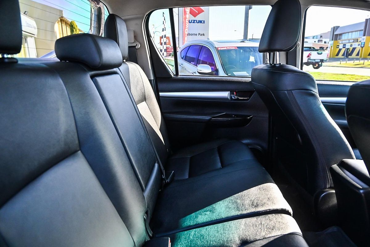 2015 Toyota Hilux SR5 GUN126R 4X4