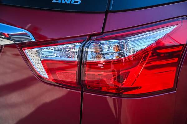 2018 Isuzu MU-X LS-T