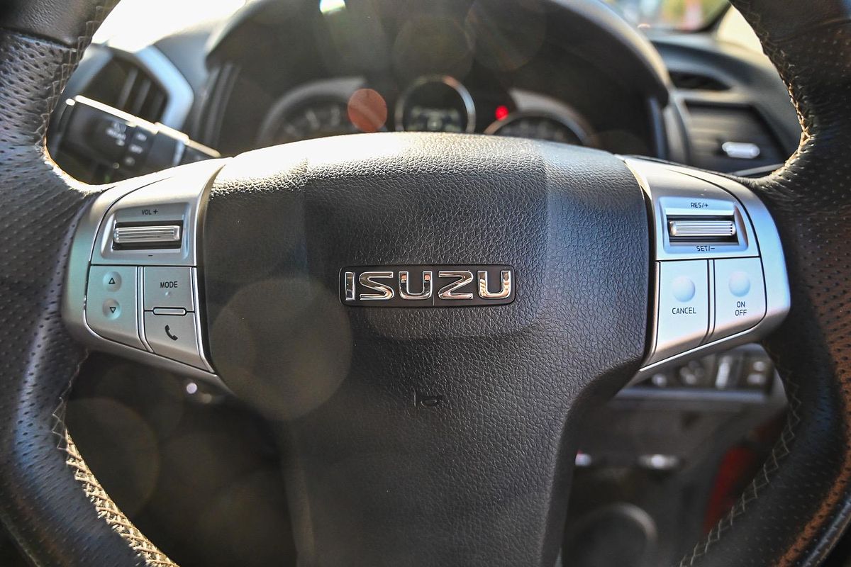 2018 Isuzu MU-X LS-T