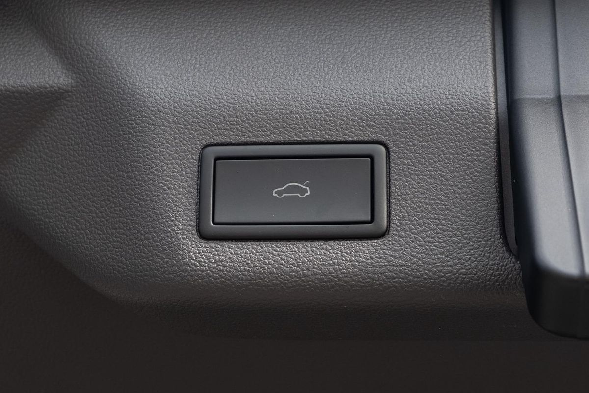 2024 Volkswagen Multivan TDI360 Life T7 SWB