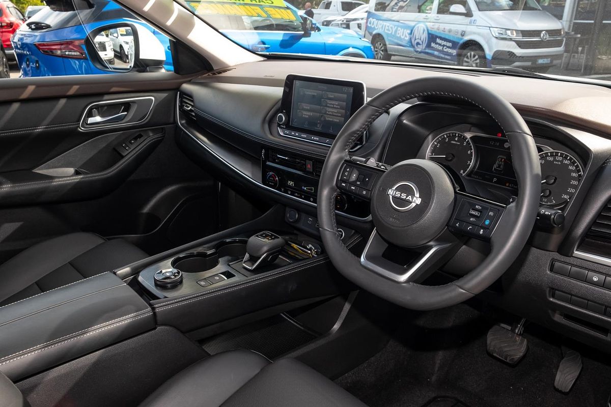 2024 Nissan X-TRAIL ST-L T33