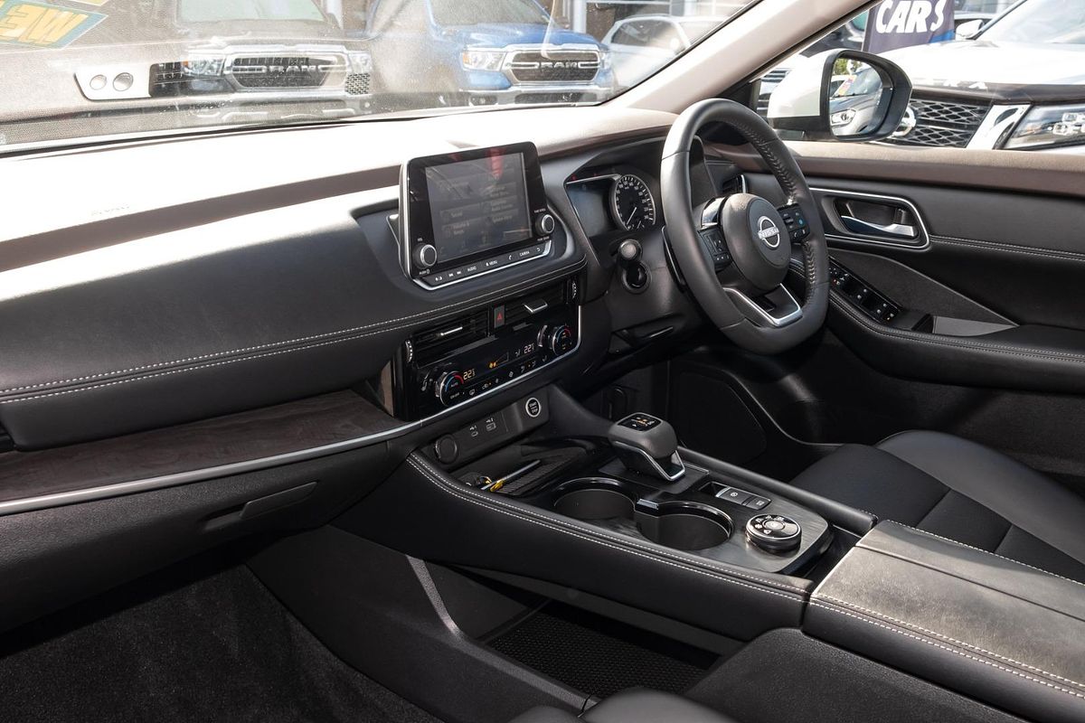 2024 Nissan X-TRAIL ST-L T33