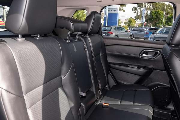2024 Nissan X-TRAIL ST-L T33
