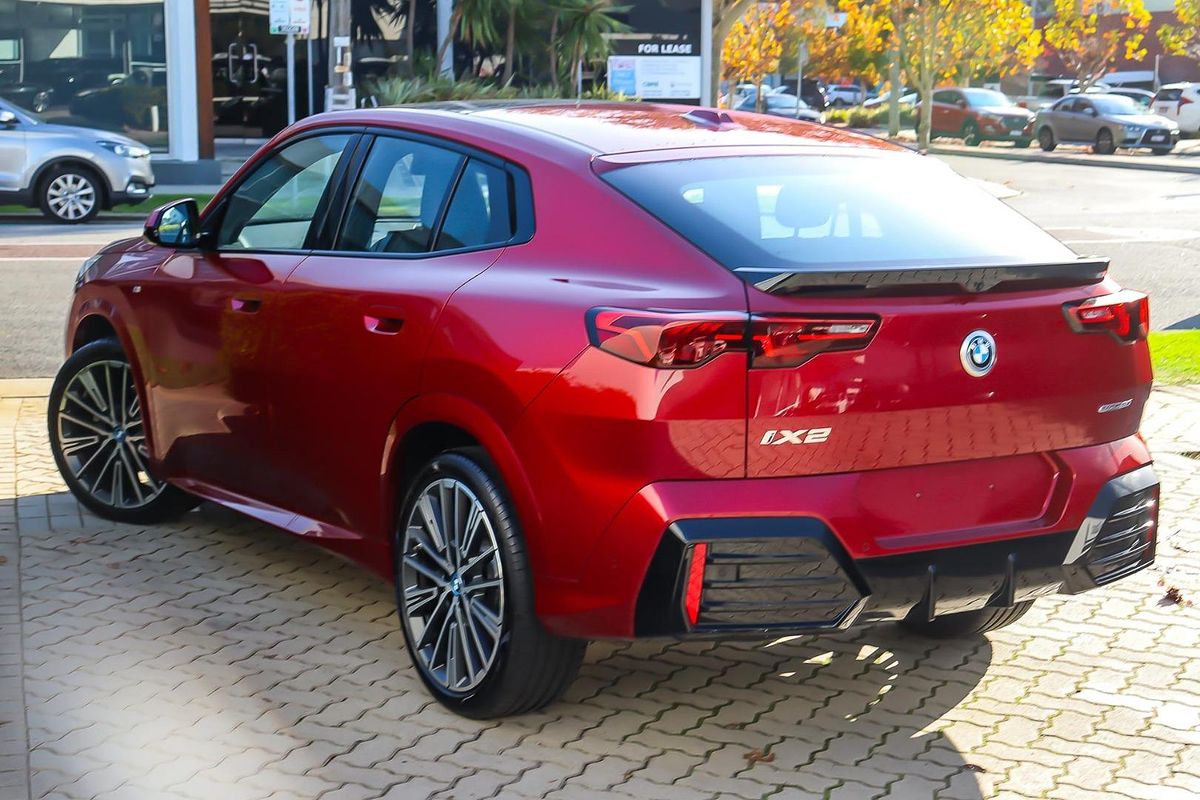 2024 BMW iX2 eDrive20 M Sport U10