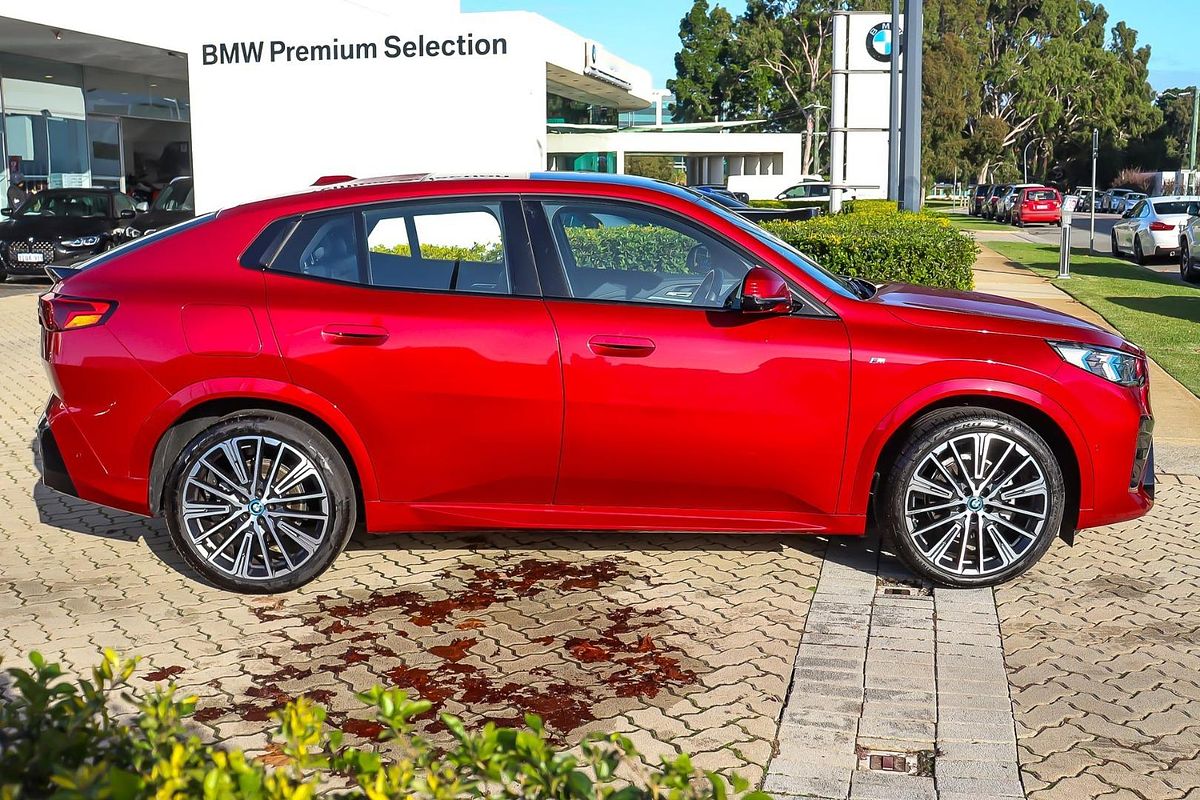 2024 BMW iX2 eDrive20 M Sport U10