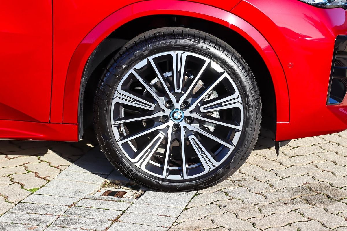 2024 BMW iX2 eDrive20 M Sport U10