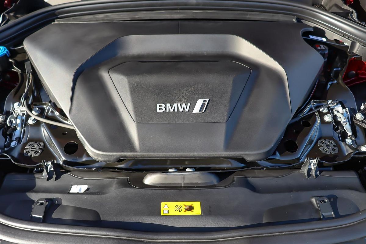 2024 BMW iX2 eDrive20 M Sport U10