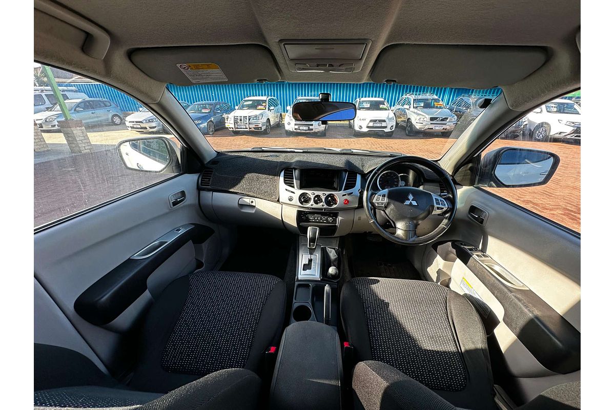 2011 Mitsubishi Triton GLX-R MN 4X4