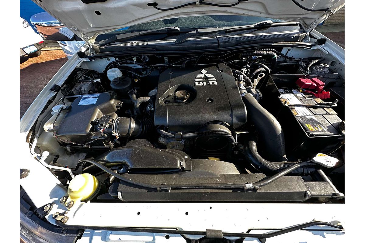 2011 Mitsubishi Triton GLX-R MN 4X4