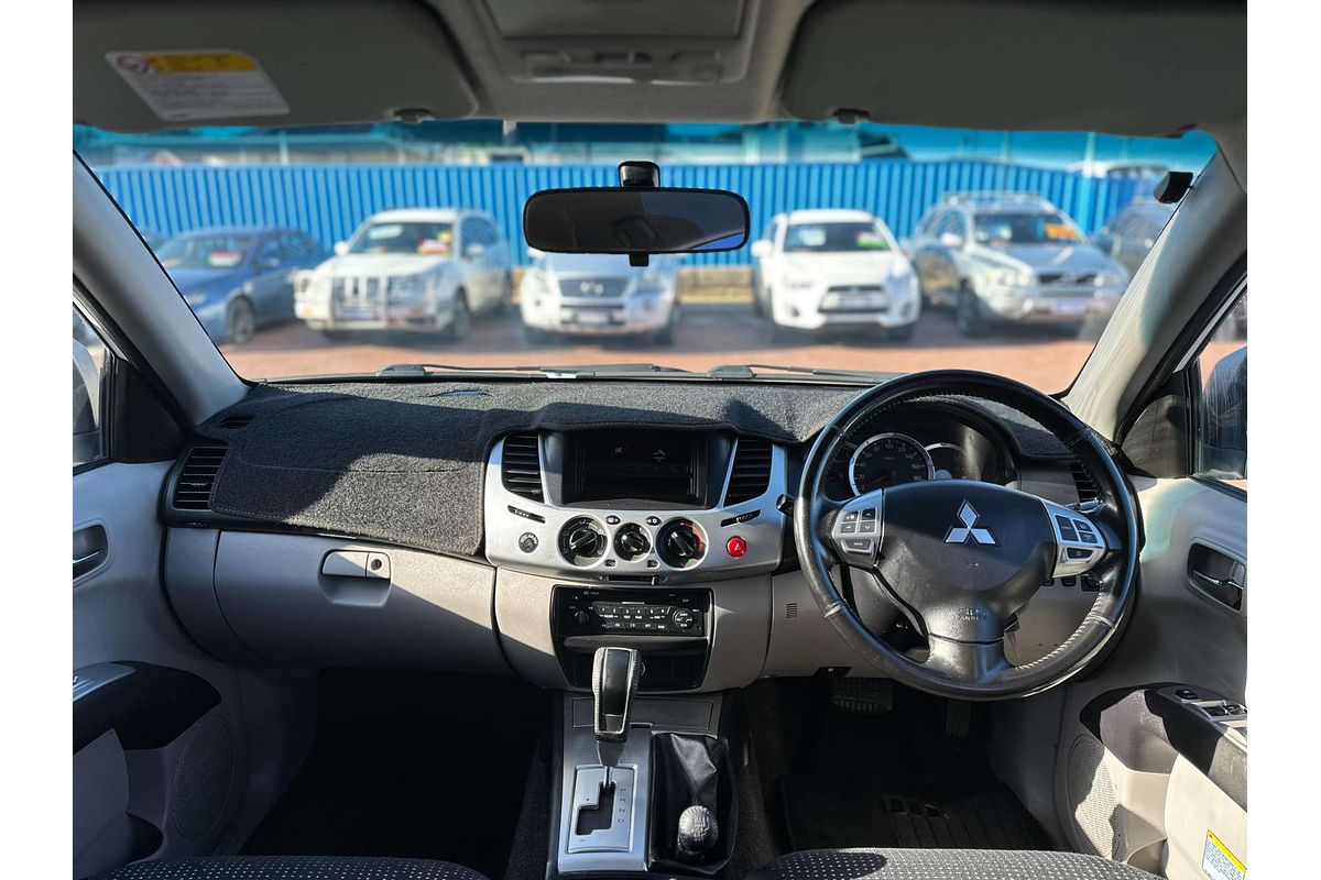 2011 Mitsubishi Triton GLX-R MN 4X4