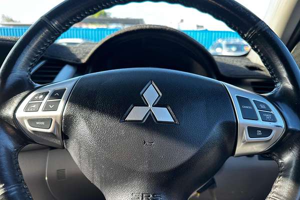 2011 Mitsubishi Triton GLX-R MN 4X4