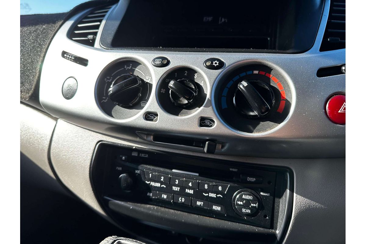 2011 Mitsubishi Triton GLX-R MN 4X4