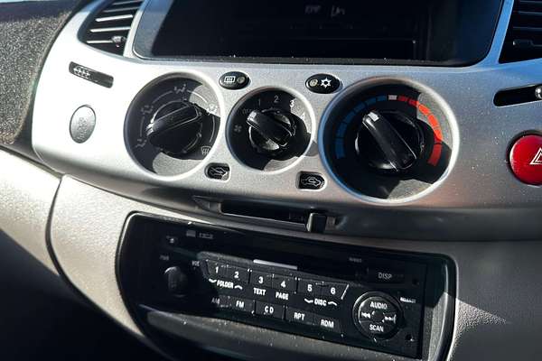 2011 Mitsubishi Triton GLX-R MN 4X4