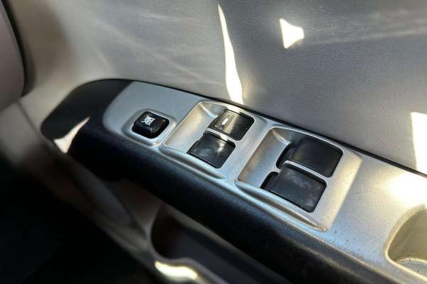 2011 Mitsubishi Triton GLX-R MN 4X4