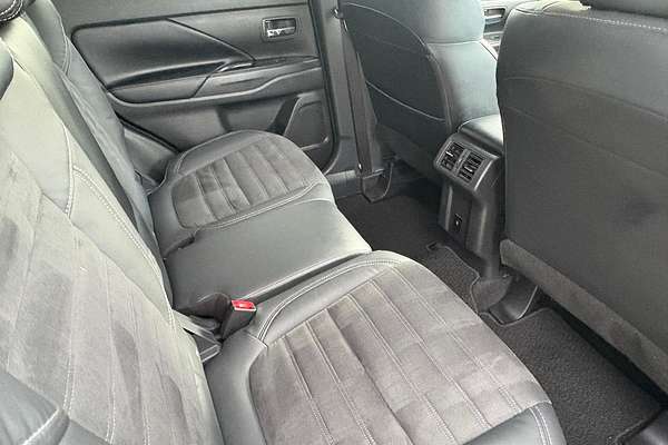 2020 Mitsubishi Outlander LS ZL