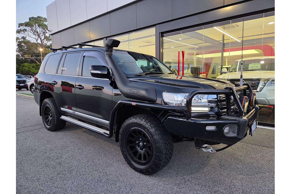 2017 Toyota Landcruiser Sahara VDJ200R