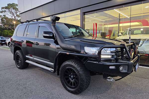 2017 Toyota Landcruiser Sahara VDJ200R