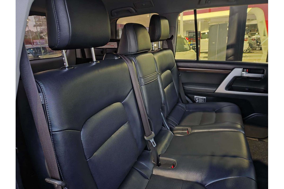2017 Toyota Landcruiser Sahara VDJ200R