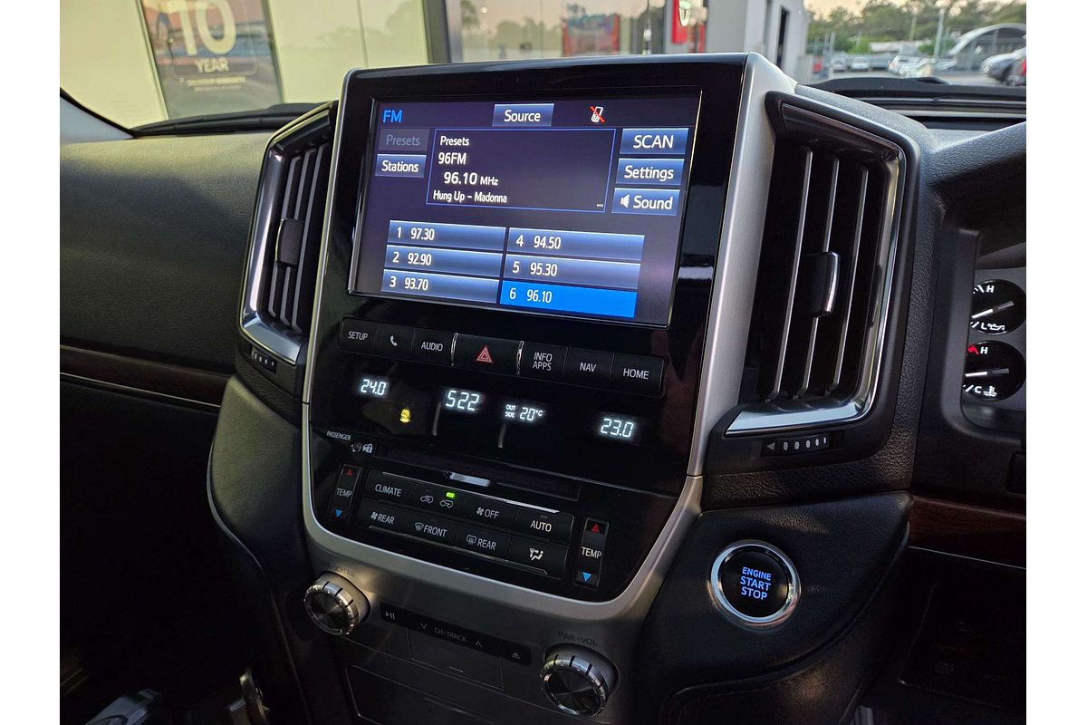 2017 Toyota Landcruiser Sahara VDJ200R